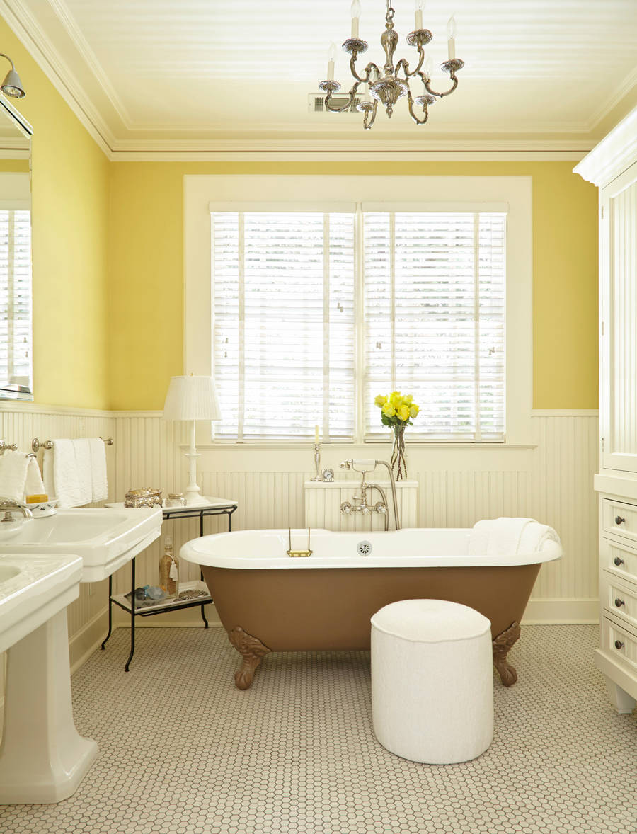 paleyellowbathroom